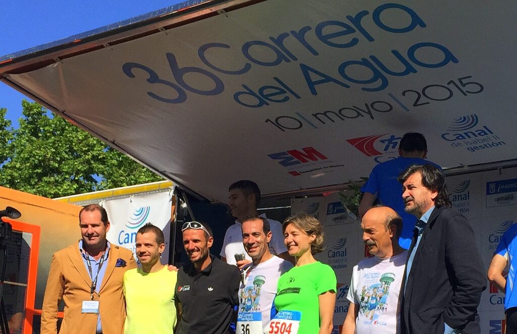 En la entrega de premios vimos a David Muñoz el cocinero español más vanguardista con 3 estrellas michelin, Chema Martínez,uno de nuestros grandes fondistas españoles de la historia, Salvador Victoria, consejero de Presidencia y Justicia, portavoz del Gobierno de la Comunidad de Madrid, y presidente del Canal de Isabel II Gestión, Isabel García-Tejerina, ministra de Agricultura, Alimentación y Medio Ambiente En la entrega de premios vimos a David Muñoz el cocinero español más vanguardista con 3 estrellas michelin, Chema Martínez,uno de nuestros grandes fondistas españoles de la historia, Salvador Victoria, consejero de Presidencia y Justicia, portavoz del Gobierno de la Comunidad de Madrid, y presidente del Canal de Isabel II Gestión, Isabel García-Tejerina, ministra de Agricultura, Alimentación y Medio Ambiente