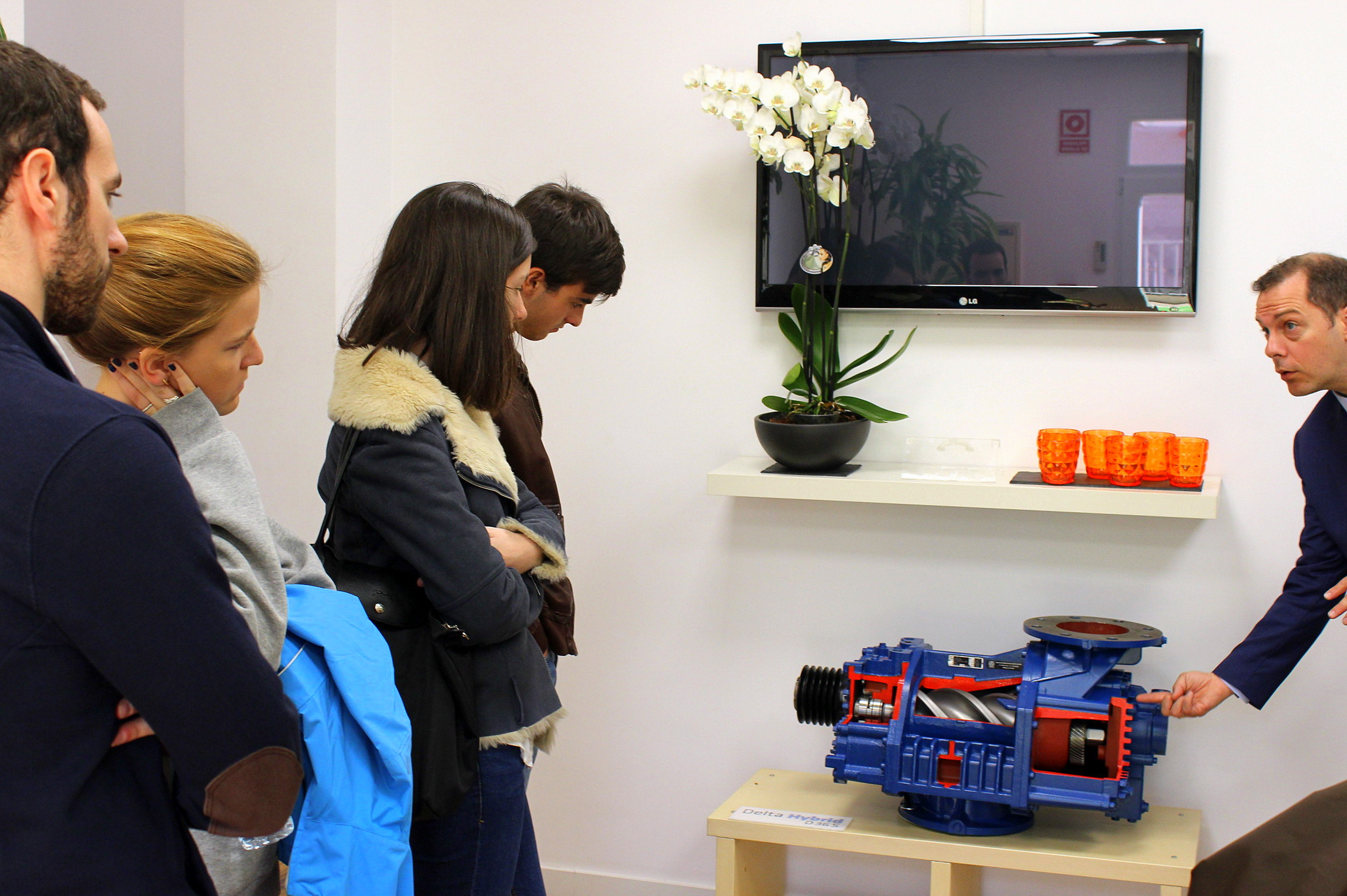 Alumnos de la Universidad Pontificia Comillas Comi_12