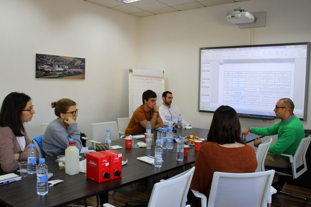 Alumnos de la Universidad Pontificia Comillas Comi_14