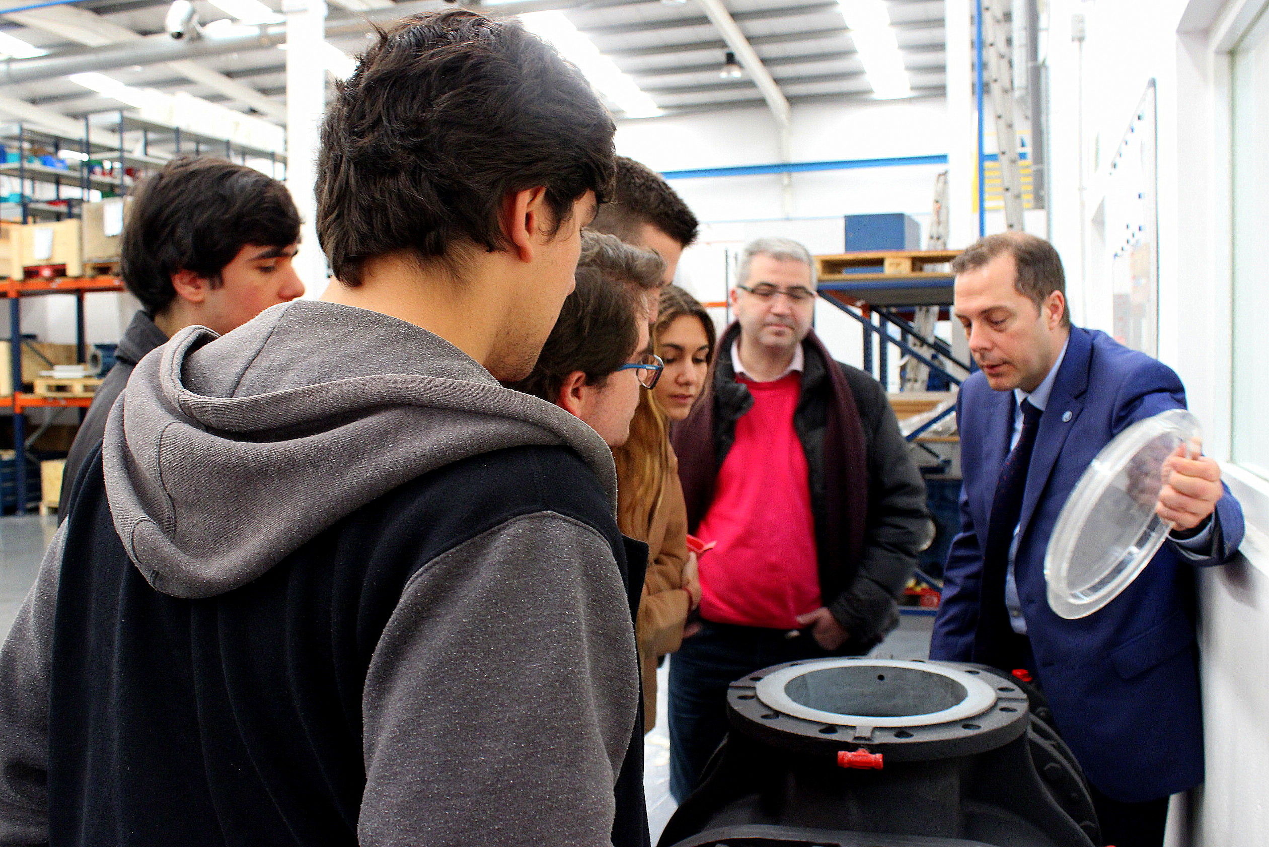 Alumnos de la Universidad Pontificia Comillas Comi_16