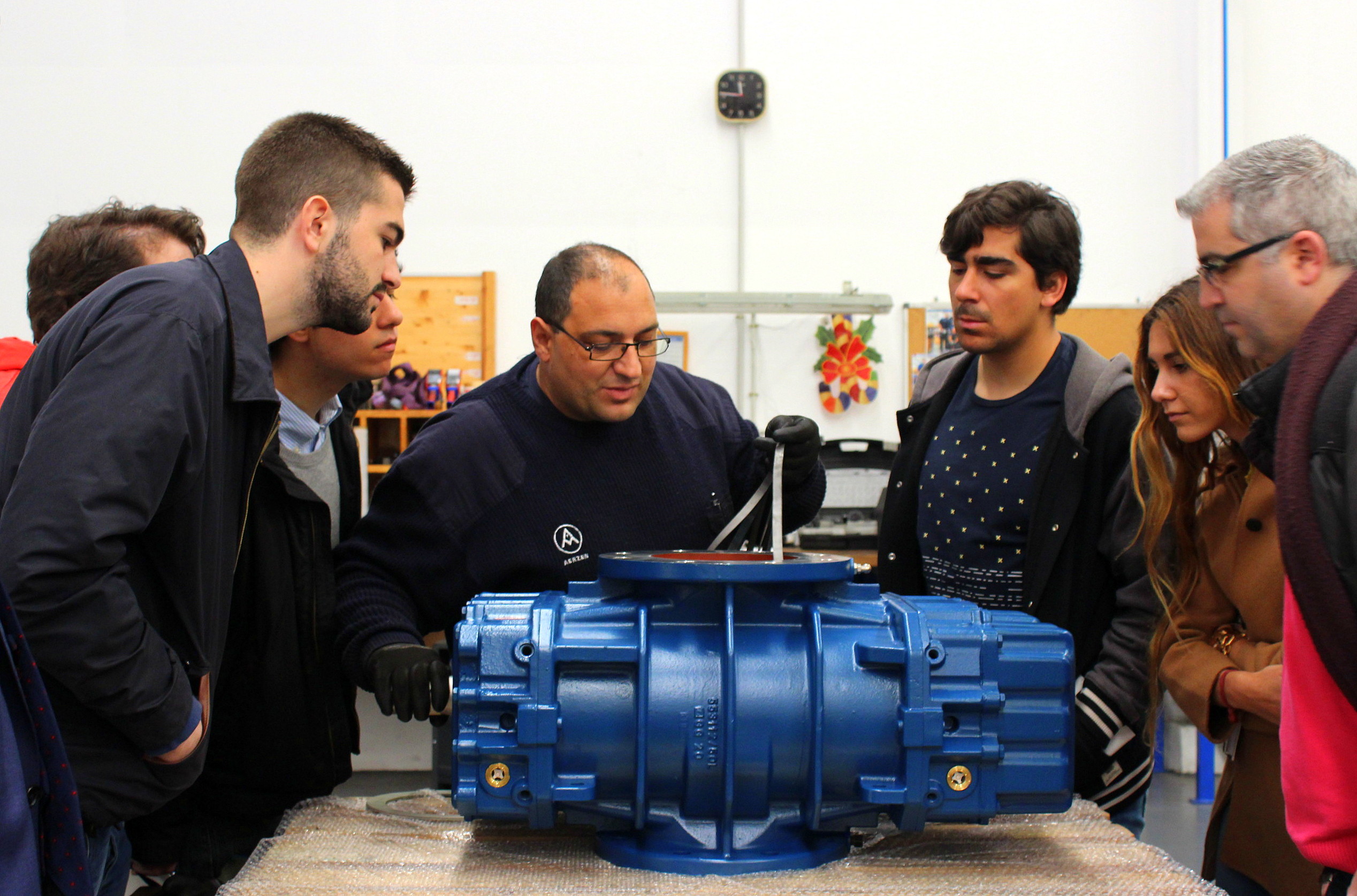 Alumnos de la Universidad Pontificia Comillas Comi_18