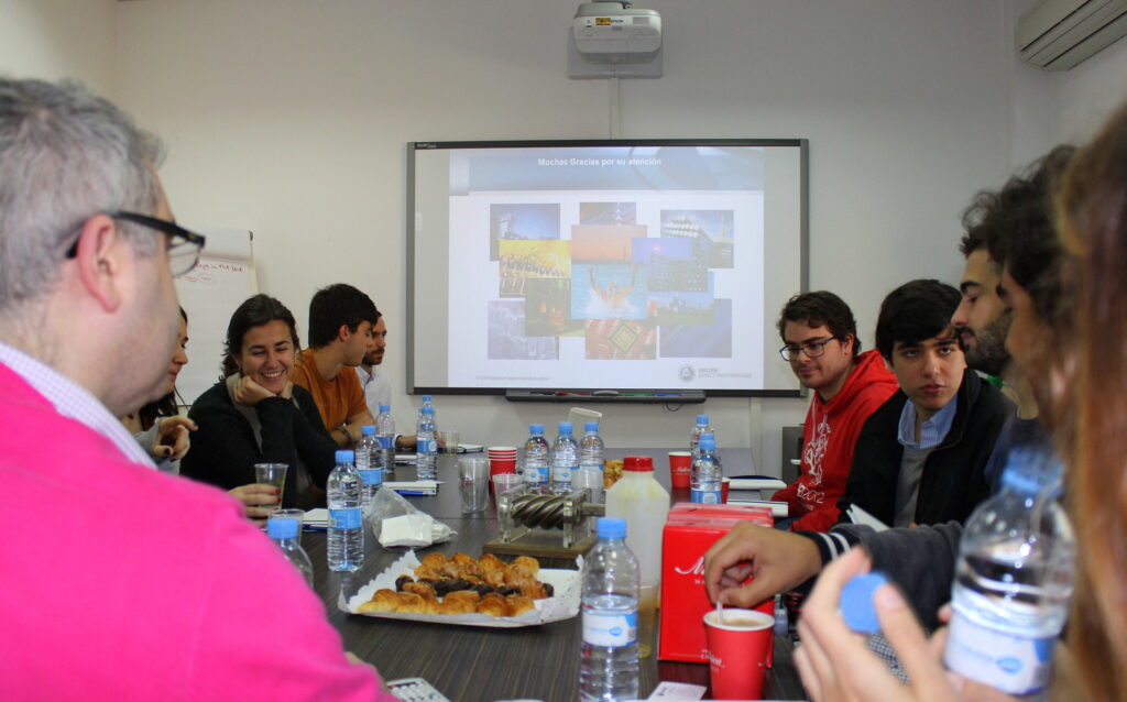 Alumnos de la Universidad Pontificia Comillas Comi_32