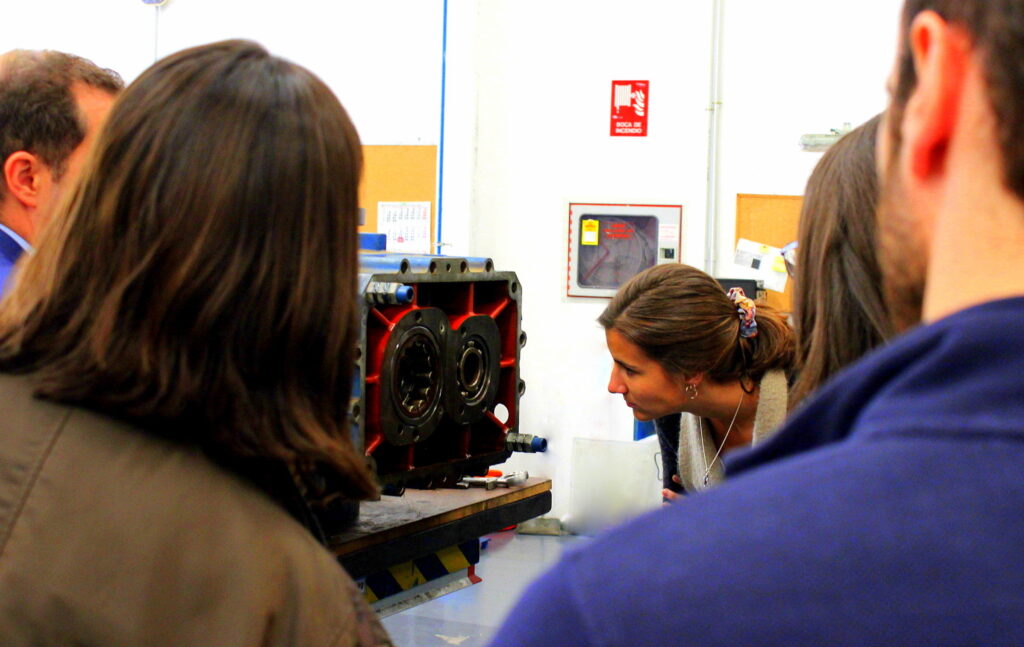 Alumnos de la Universidad Pontificia Comillas Comillas_05